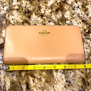 COACH bi-fold women’s wallet
